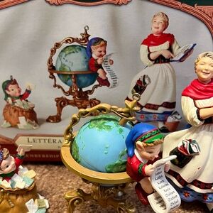 Vintage Hallmark Collector’s Club 2001 Letters, Globes & Mrs Santa